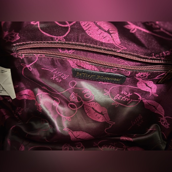 Betsey Johnson White and Black Quilted Satchel - Picture 5 of 7